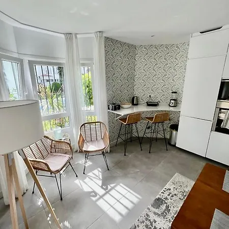 Apartamento Naranjos De * מארבלה